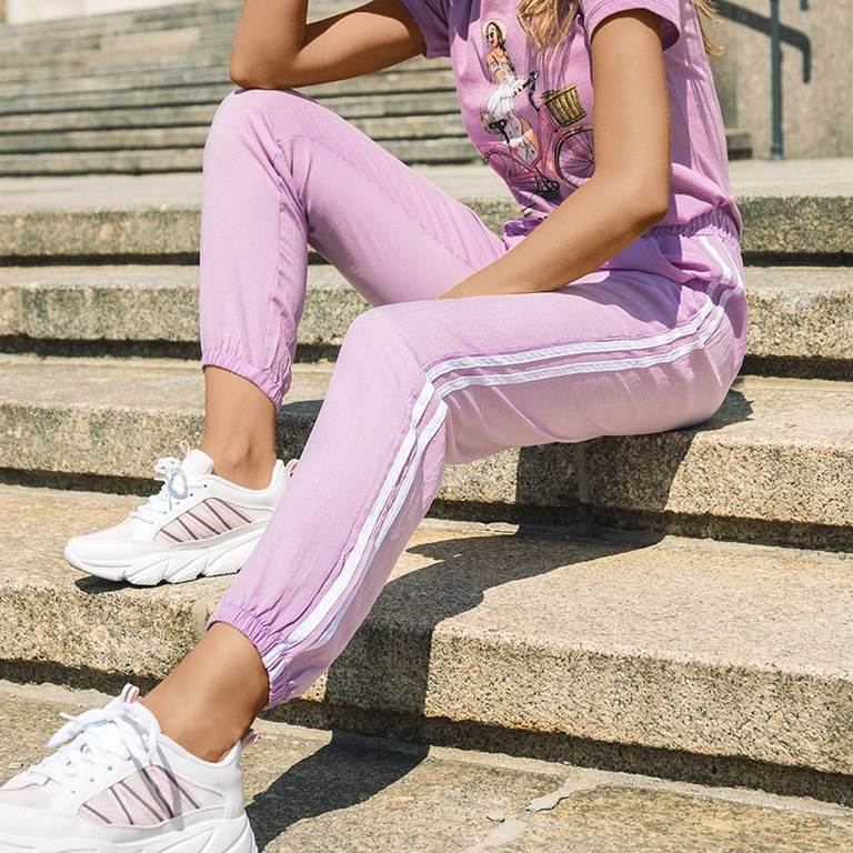 Violetas sieviešu skriešanas bikses ar svītrām - Apģērbs