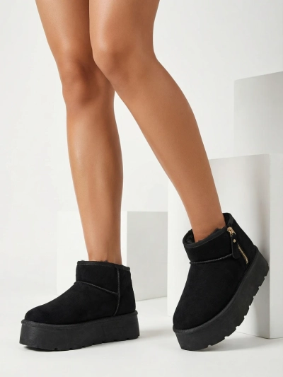 Royalfashion Women's platform snow boots a'la Delgadi