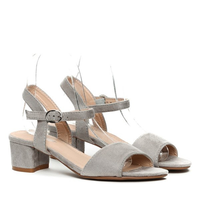 Szare sandały na niskim słupku- Obuwie