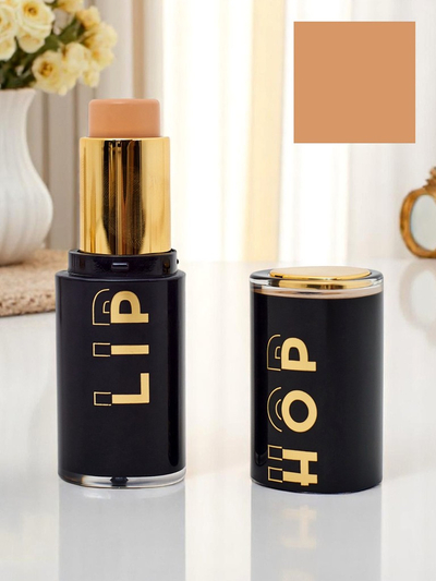 Face concealer stick in the shade Light Sand