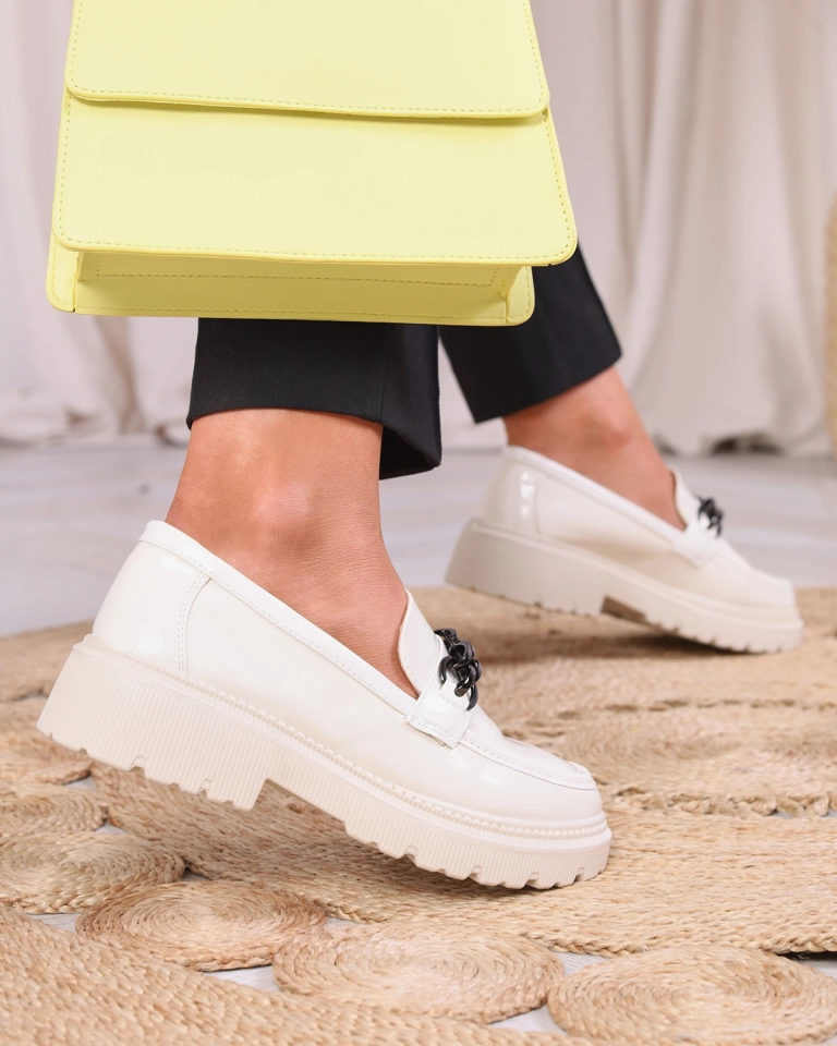 Sieviešu lakotas mokasīnas krēmkrāsā Adolos- Apavi