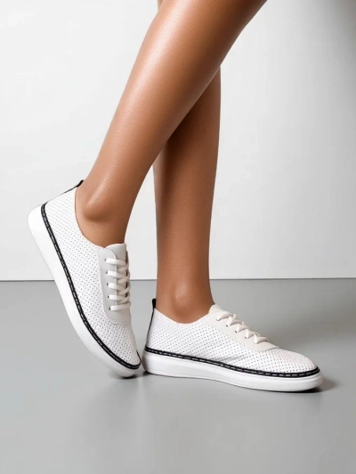 Royalfashion Women's openwork sneakers Tareb