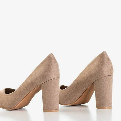 Beige pumps on the Amelle post - Footwear
