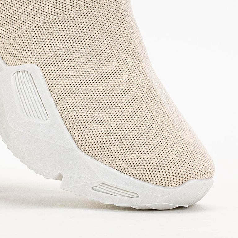 Бежевые женские кроссовки Gohi