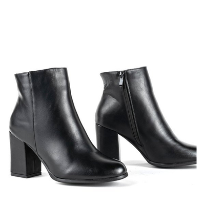 Black boots on a higher post Pekan - Footwear