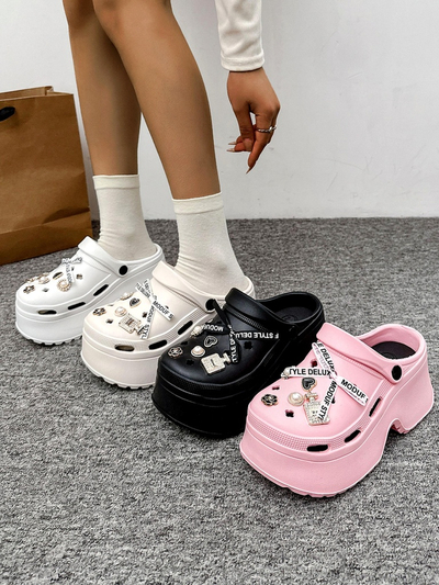 Royalfashion Sieviešu gumijas sandales ar dekoriem Dellos