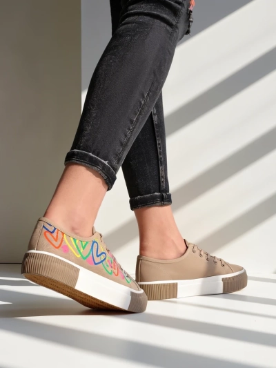 Royalfashion Women's sneakers with heart print Sercess