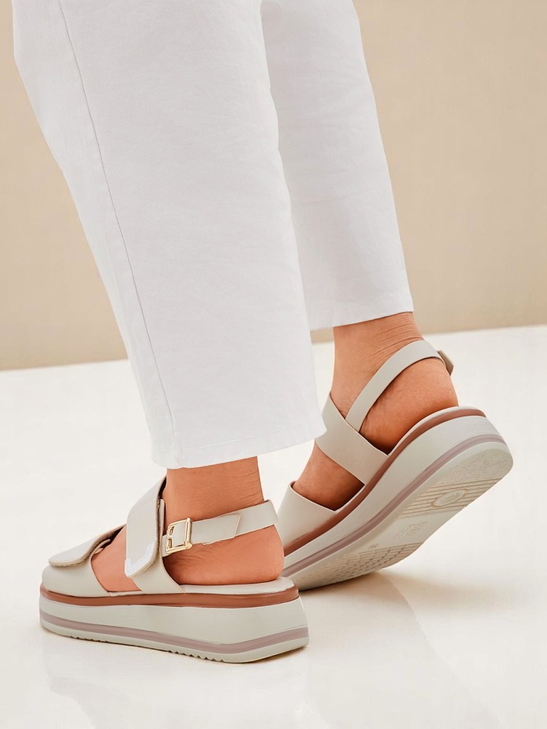 Royalfashion Sieviešu sandales ar biezāku zoli Tulipp