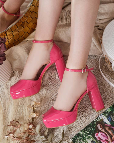 Royalfashion Sieviešu sandales Lefeyoa ar lakotu pēcpusi