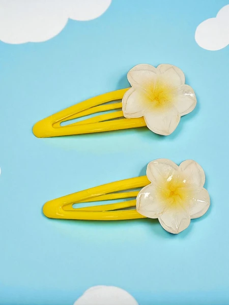 Florisia hair clips with flower