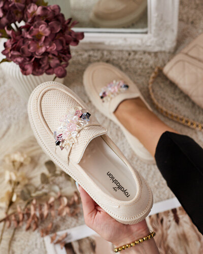 Royalfashion Sieviešu mokasīni ar krāsainām pērlītēm Karonia