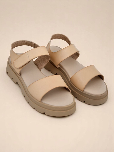 Royal Fashion Women's Otvanna sandals with a thick sole