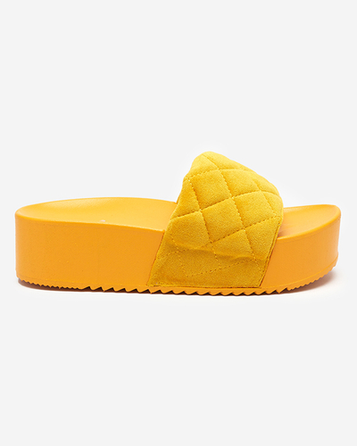 OUTLET Yellow women's quilted platform flip-flops Koriner - Footwear