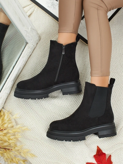 Women's Chelsea-style ankle boots made of eco-suede Lunvor