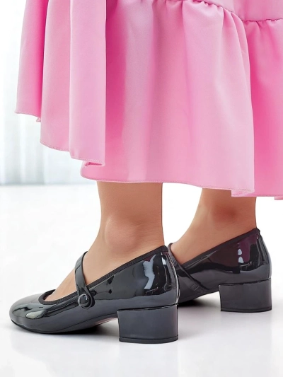 Royalfashion Lavish ladies' low-heeled court shoes Omagga