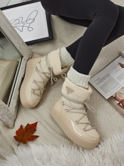 Naiste karusnahast saapad Lysmora