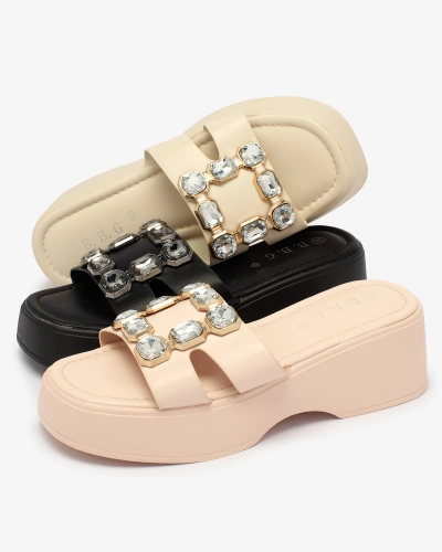 Royalfashion Melnas sieviešu biksītes ar rotājumiem uz viendabīgas zoles Norixi