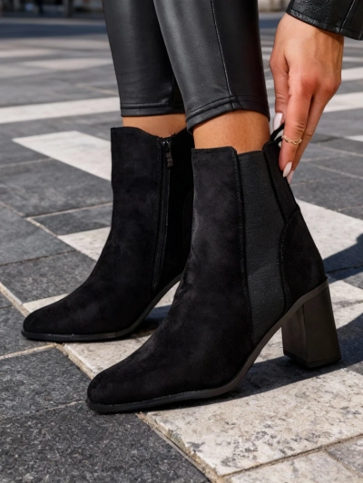 Royalfashion Women's ankle boots on the heel Enotto