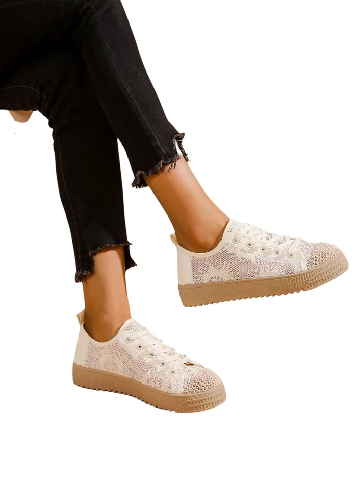 Royalfashion Sieviešu mežģīņu sneakeri ar sekvīniem Nille