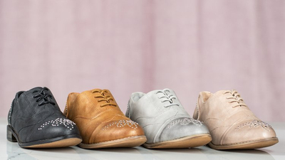 Pink shoes with flat heels and Nose rivets - Shoes 1