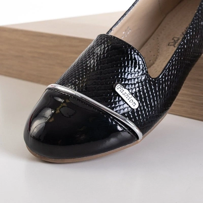 OUTLET Black children's moccasins with Varecia embossing - Footwear