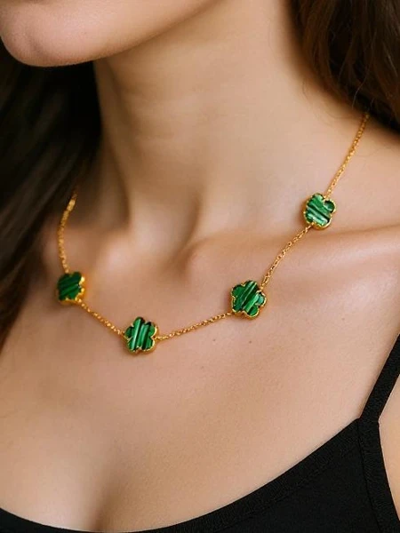 Aurelia Clavis perlamutrist kaelakee