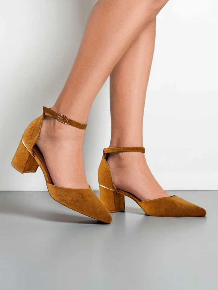 Royalfashion Женские туфли на низком каблуке Caelda