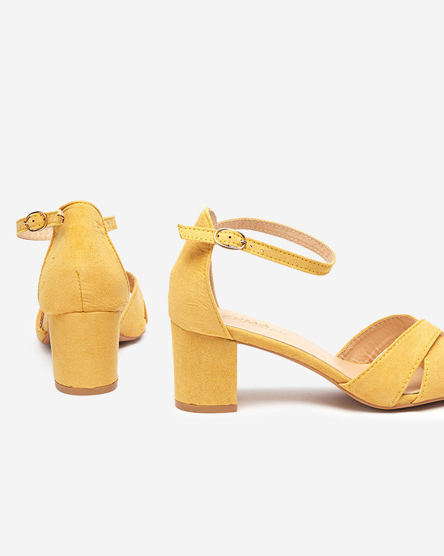 Yellow women's sandals on the post Nenki - Footwear