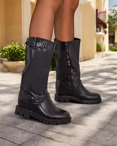 Женские черные ботинки Royalfashion с скрытой танкеткой Ewion