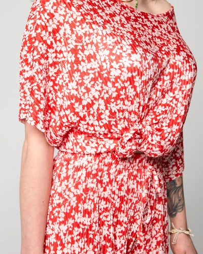 Red women's pleated set with black flowers - Clothing
