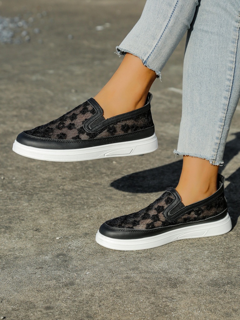 Royalfashion Women's mesh loafers with flowers Emzos