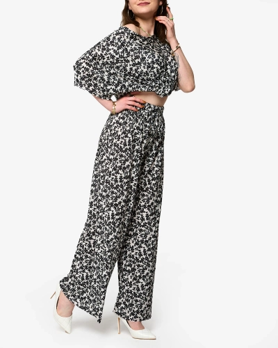 Balts plisēts sieviešu komplekts ar melniem ziediem - Apģērbs