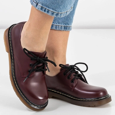 OUTLET Maroon women's shoes from Shulli - Footwear