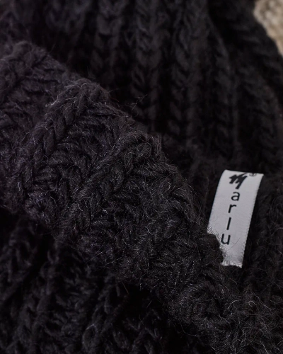 Royalfashion Sieviešu cepure ar pompom