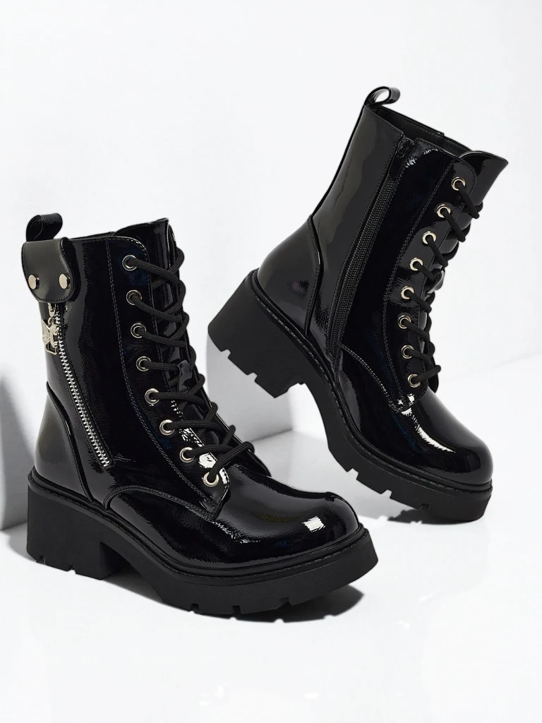 Naiste lakitud töösaapad Seray