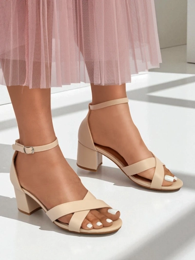 Royalfashion Sieviešu sandales ar zemu blokpapēdi Eleganza Strap