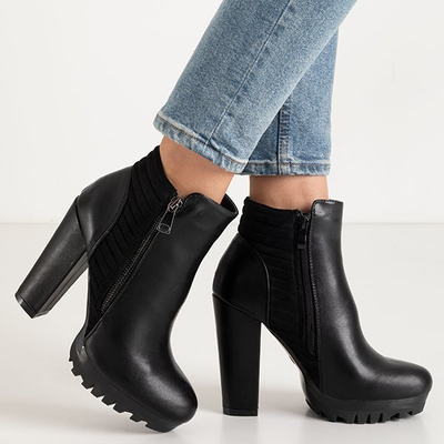 OUTLET Black women's boots on a post with a decorative zipper Santiago - Footwear