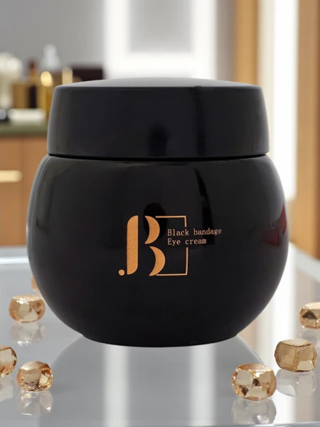 Luxelux Black Bandage Kontraŭmaljuniĝa Okulkremo