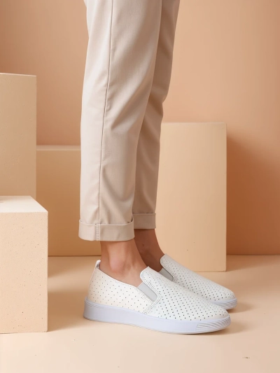 Royalfashion Women's perforated sports shoes Musio