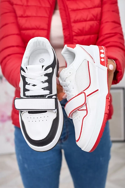 Women's sports sneakers in white and green color Xirrat- Footwear