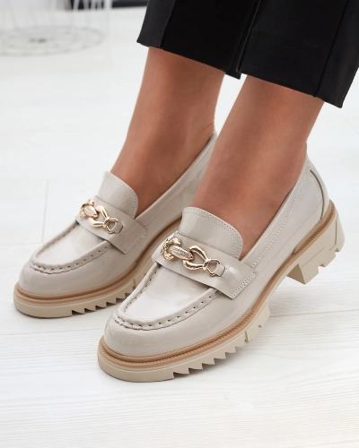 Beige lacquered women's moccasins with chain Sotella - Footwear