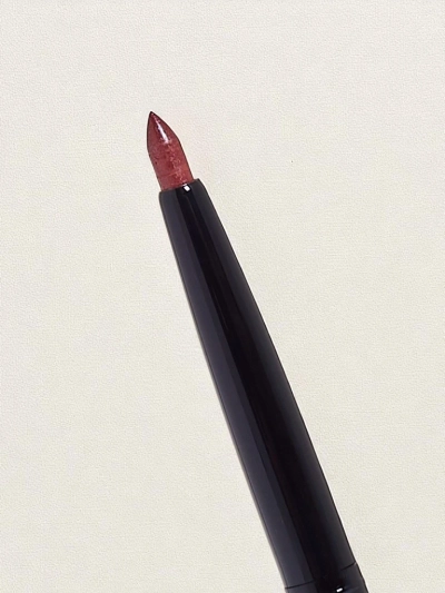 Lip pencil in Rusty Crimson color