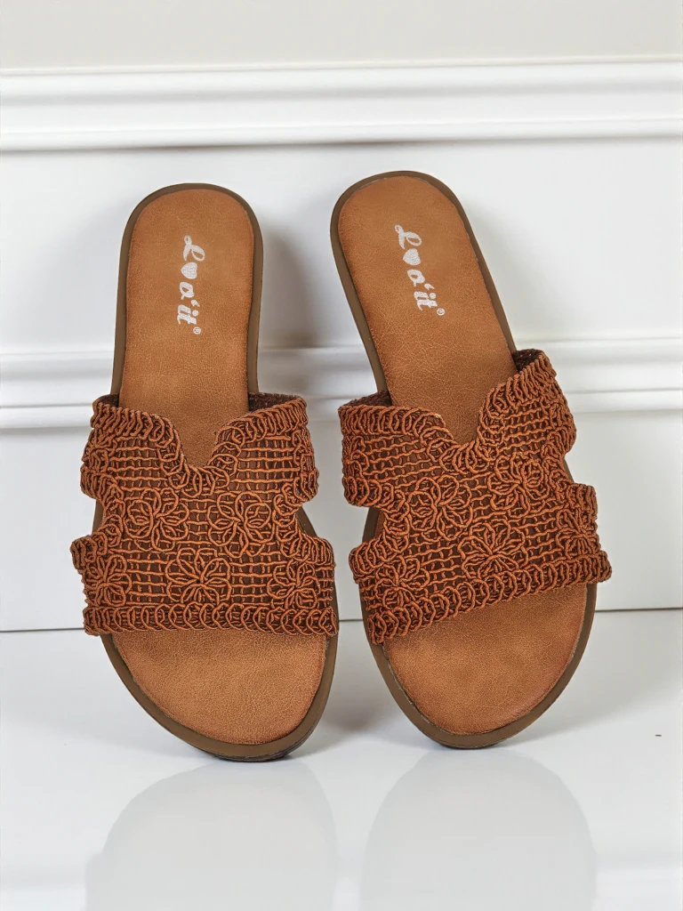 Rpyalfashion Женские шлепанцы с декоративным ремешком Braida