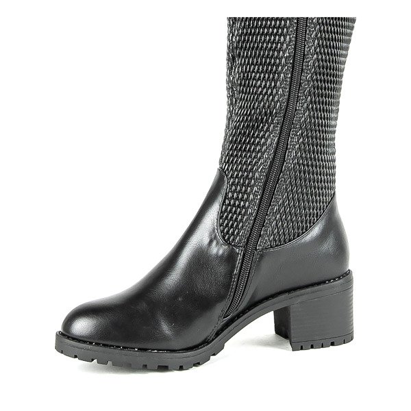 Black boots on a low post Meri - Footwear