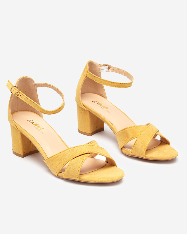 Yellow women's sandals on the post Nenki - Footwear