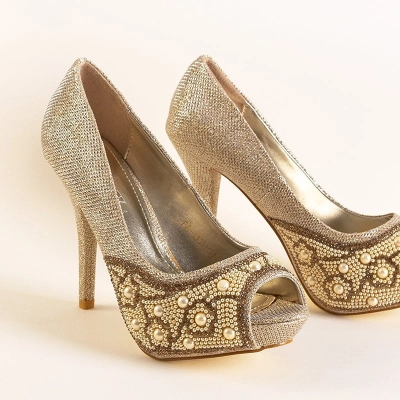 OUTLET Zelta spīdīgi pumpas uz Prisca stiletto - Apavi