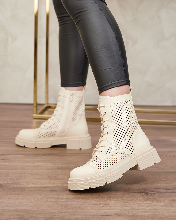 Ažūra smilškrāsas sieviešu zābaki ar plakaniem papēžiem Rolika - Apavi