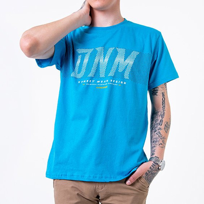 Голубая мужская футболка