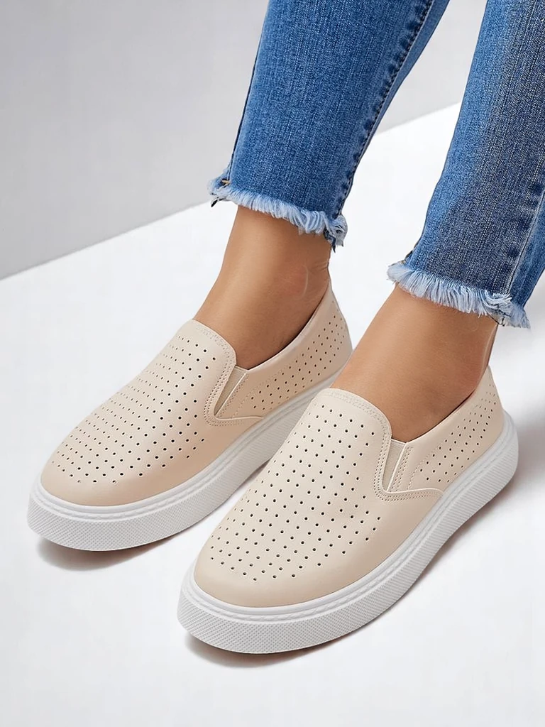 Royalfashion Женские перфорированные слипоны Emillia