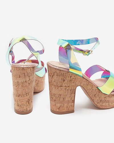 Rozā zelta sieviešu hologrāfiskas sandales uz statņa Tenssy - Footwear